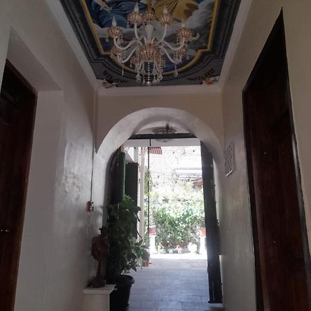 Hostal Atlantis Quito Luaran gambar