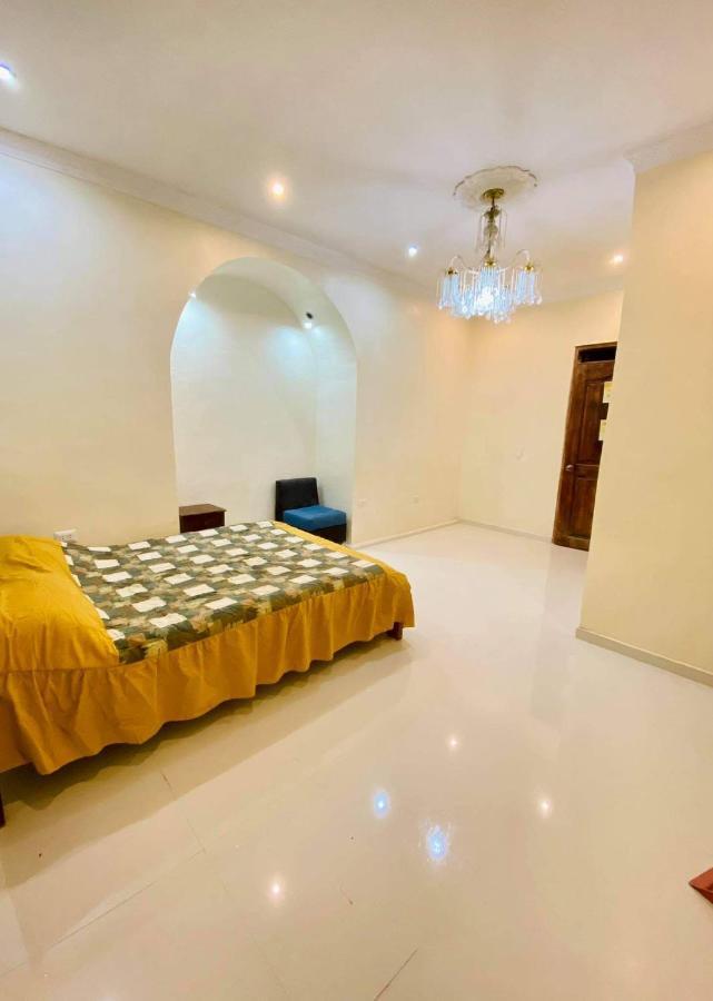 Hostal Atlantis Quito Luaran gambar