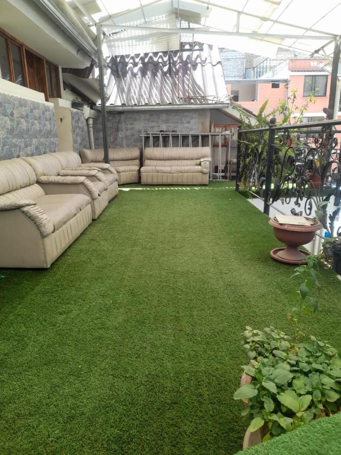 Hostal Atlantis Quito Luaran gambar