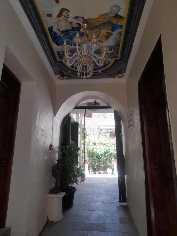 Hostal Atlantis Quito Luaran gambar